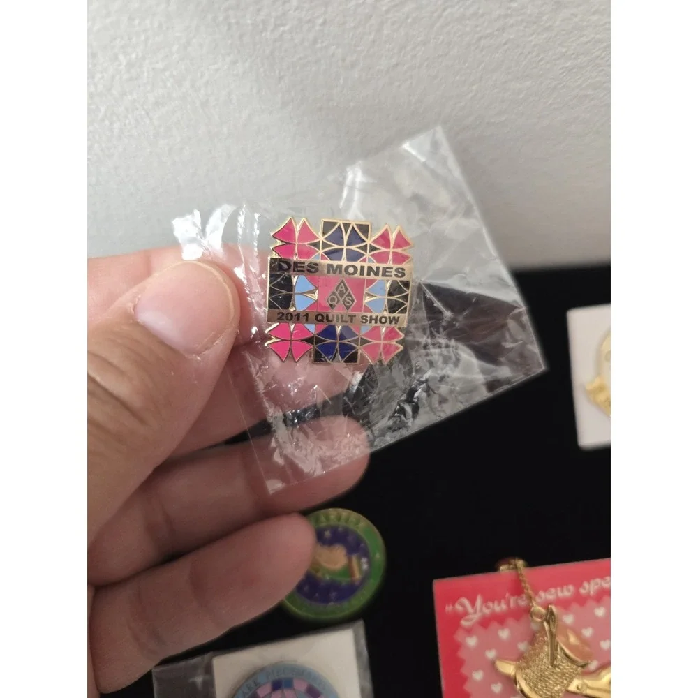 Quilting Show/ NQA PINS& Commemorative PENDANT LOT VARIOUS YEARS